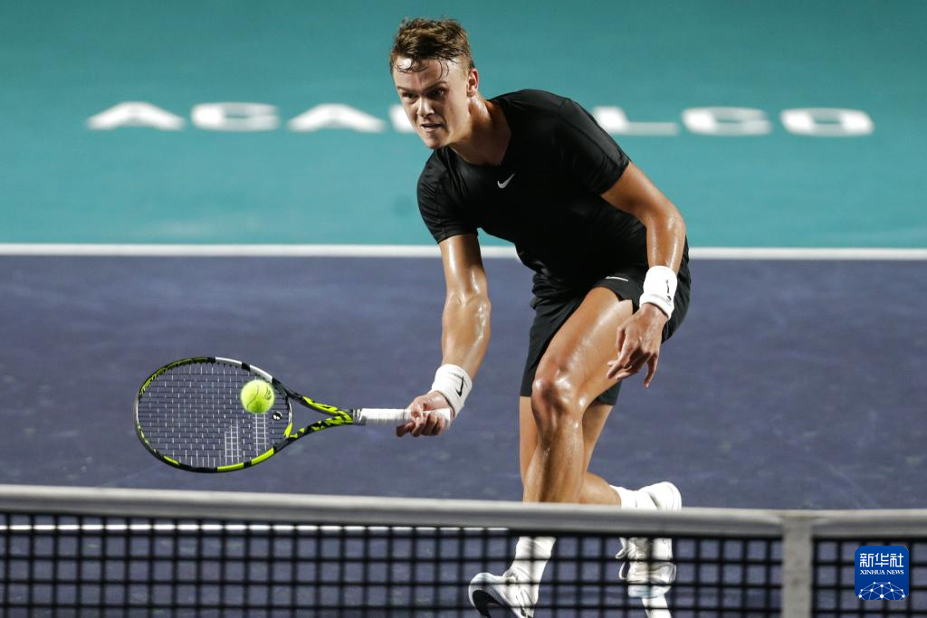 克制且极具 克制且极具