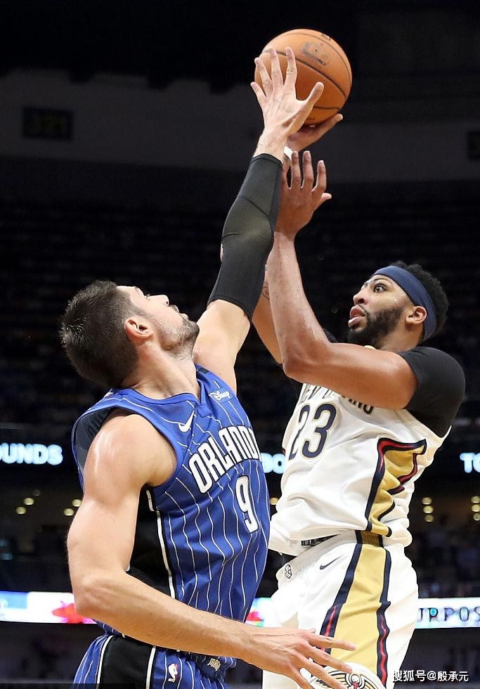 在当今足球 在当今足球