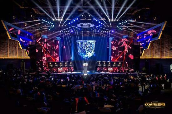 中占据席位 中占据席位